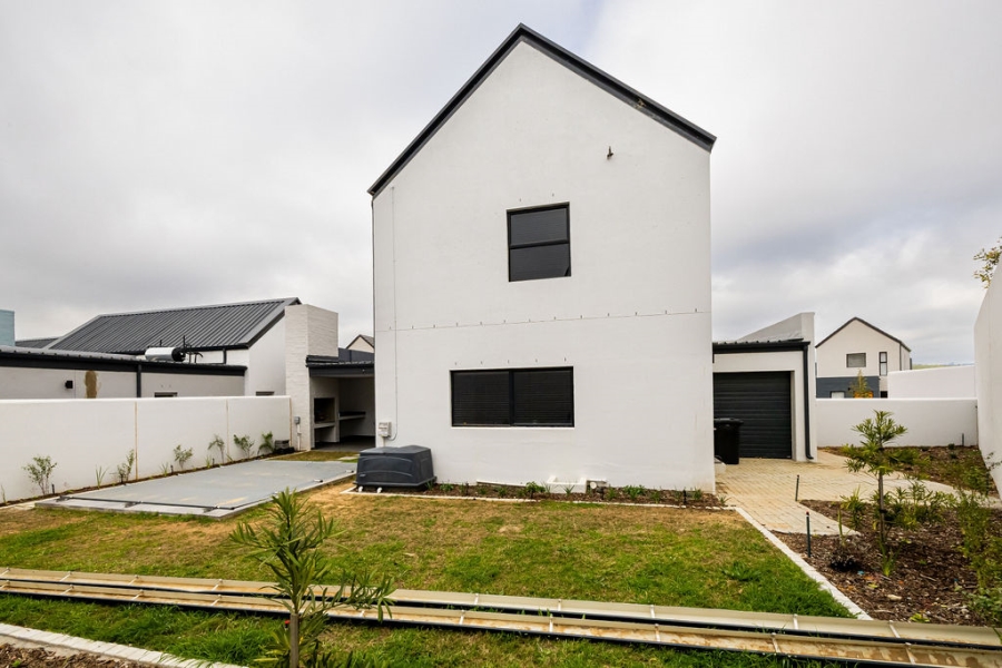 To Let 3 Bedroom Property for Rent in Newinbosch Western Cape